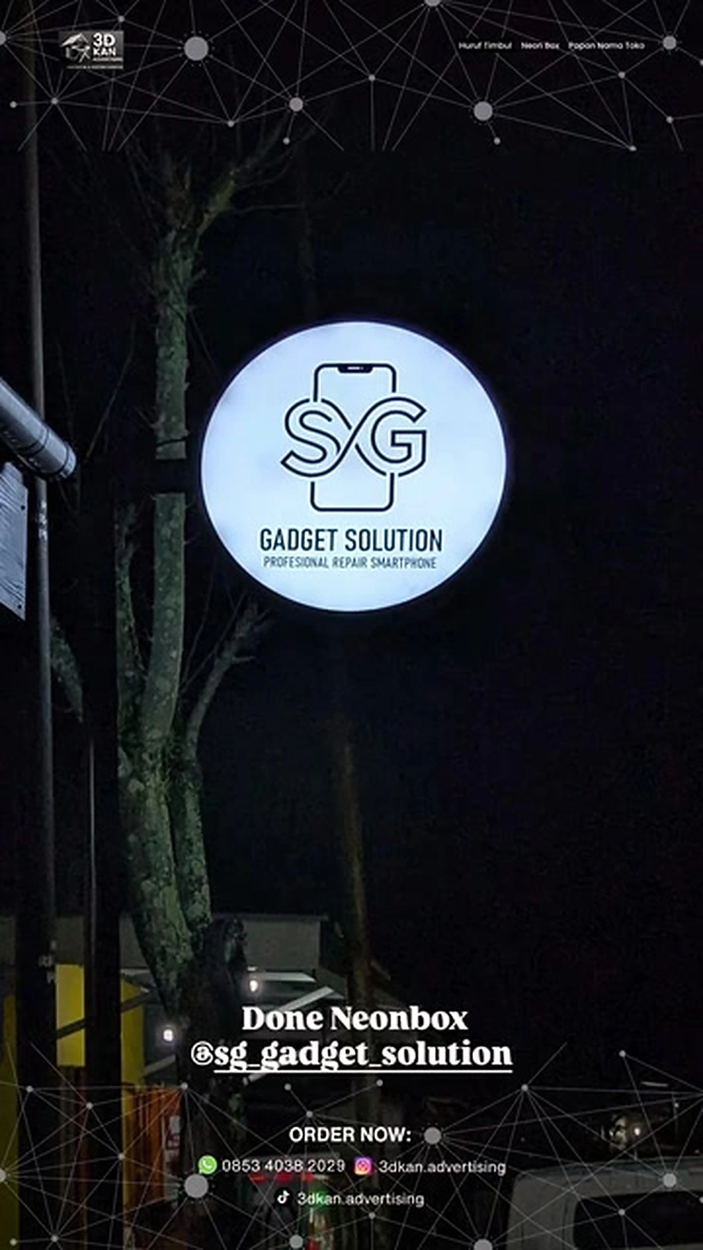 Neon box Gadget Solution terpasang dan menyala
